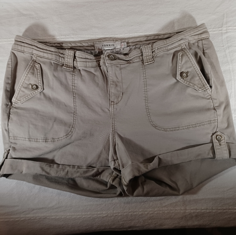 Torrid size 20 Khaki Shorts